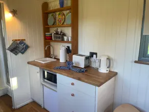 The Shepherds Hut @ Graingers - Image 5