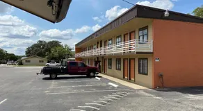 Redbud Inn - Image 3