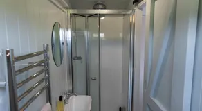 Deer Lodge Shepherds Hut - Image 2
