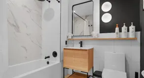Stylish Brooklyn Retreat - Steps to G Train - Image 2