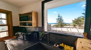 Bungalow Allende Famara con piscina privada y AC - Image 5