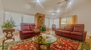 Charming 3-Bedroom House in Lake Forest Park - Image 2