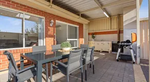 The Shamrock House A - Image 3
