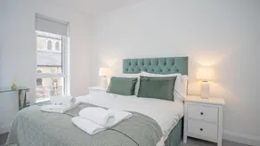 Luxury Central 4 BDR house - Image 4