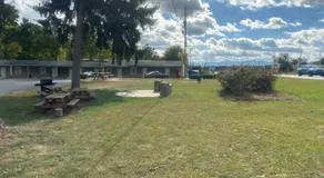 Whispering Pines Motel - Image 2