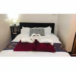 Estien’s cozy condotel w/unli wifi, netflix & kitchen - Image 2