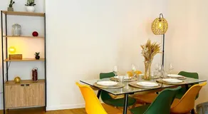 PARIS-MONTROUGE Magnifique appartement 3 pièces de 75m2 avec PARKING - très cosy pour 1 - 8 personnes refait à NEUF -ENTIRE APARTMENT LUXURIOUS AND WARM -Montrouge Paris 14ème - Proche Aéroport Orly Parc Expositions Porte de Versailles FREE WIFI GRATUIT - Image 3