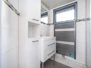 Chalet in Goedereede near North Sea Beach - Image 2