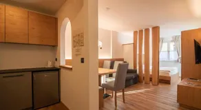 Appartement \"Résidence Montebel Bilocale\" avec vue sur montagne, jardin et terrasse - Image 2