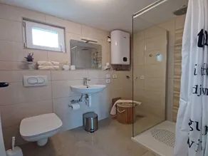 Beachfront Apartment with Balcony and Sea View - Image 4
