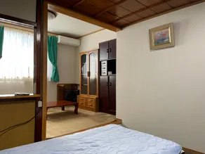 sakura 桜。和室家族 4名用、TUBAKI椿2名ベッド１部屋。YURI 洋室 4名まで、２🛌 - Image 2