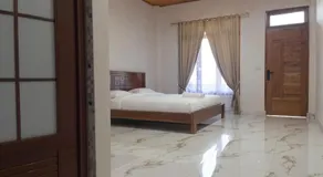 Jenny's Villa and Restaurant - Image 2