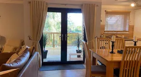 Blairgowrie Luxury 3 Bed Lodge with Hot Tub - Image 2
