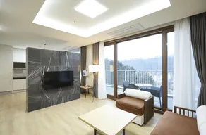 The White Hotel - Image 2