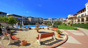 Green Life Beach Resort Apartment - Image 4
