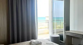 Hotel Marechiaro - Direttamente sul mare - Image 2