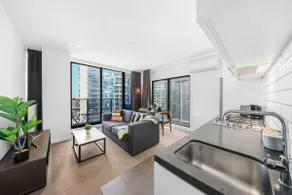 A Stylish 2BR Apt with City Views in Southbank - Image 2