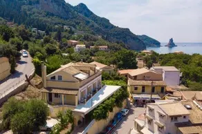 Sebastian's Family Hotel and Taverna - Agios Gordios Beach - Image 2