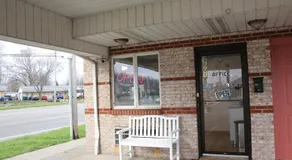 Sterling Inn near IAG Airport - Image 3