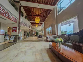 Huashan Hot Spring International Hotel - Image 2