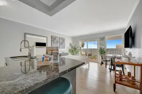 Palm Court a Bayview 2 Bed Suite & Heated Pool - Image 3