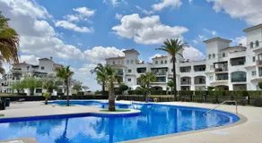 Stunning apartment with overflow pool and golf view - Image 4