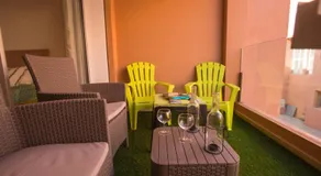 Luxury Beach Apartment - Romantic Weekend Getaway - Image 2