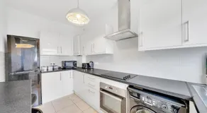 Dartford Town 3 Bed by Harlington - Image 4