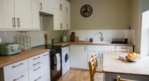 Acorn Apartment - Image 2
