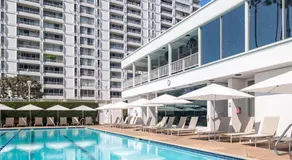 Santa Monica Ocenfront 2 Bedroom Villa with Parking - Image 5