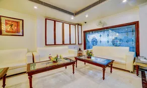 Hotel Paras - Image 2