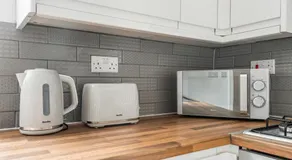 Hopetown Apartment-modern 2 bed with free parking - Image 4