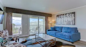 441-Waterfront, Amazing Views, WIFI, Pool and close to BUCS Stadium - Image 2