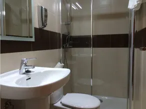 Hostal Aeropuerto - Image 2
