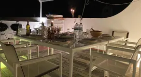 Maison entièrement équipée avec jardin, terrasse et barbecue | Vue jardin | À côté de la plage - Image 5