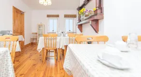 Dingle Marina Lodge - Image 4