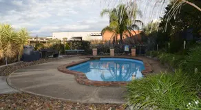 Warwick Motor Inn - Image 2