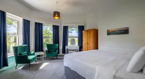 Cosy Wolf Bed & Breakfast - Image 2