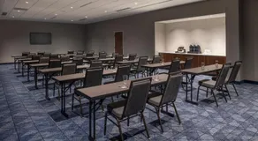 Courtyard by Marriott Olympia - Image 4