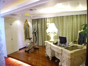 Jindu Crown Hotel - Image 5