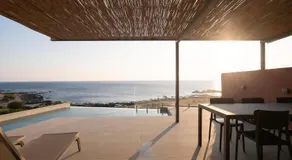 Casa Tarrha- Beachfront Villa with Heated Pool - Image 5