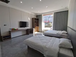 Xinfu Hotel - Image 2
