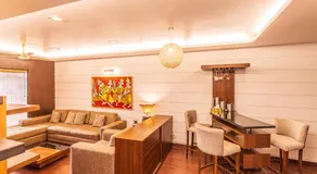 Cocktail room - Image 3