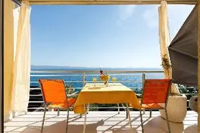 Ark Beach Hotel - Image 3