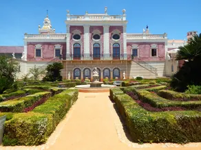 Villa Lara, espaçosa casa de 5 quartos com piscina aquecida, Wi-Fi gratuito, estacionamento seguro - Image 4
