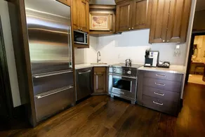 Sterling One Bedroom Suite in Great location with Majestic Mountain Views condo - Image 4
