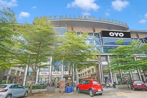 OYO Flagship 81011C Hotel Pacific - Image 4