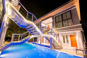 Deluxe pool access - Image 5