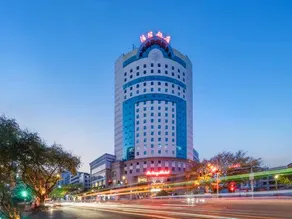 Fuling Hotel - Image 4