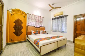 FabHotel Astoria House - Near Central Park - Image 3